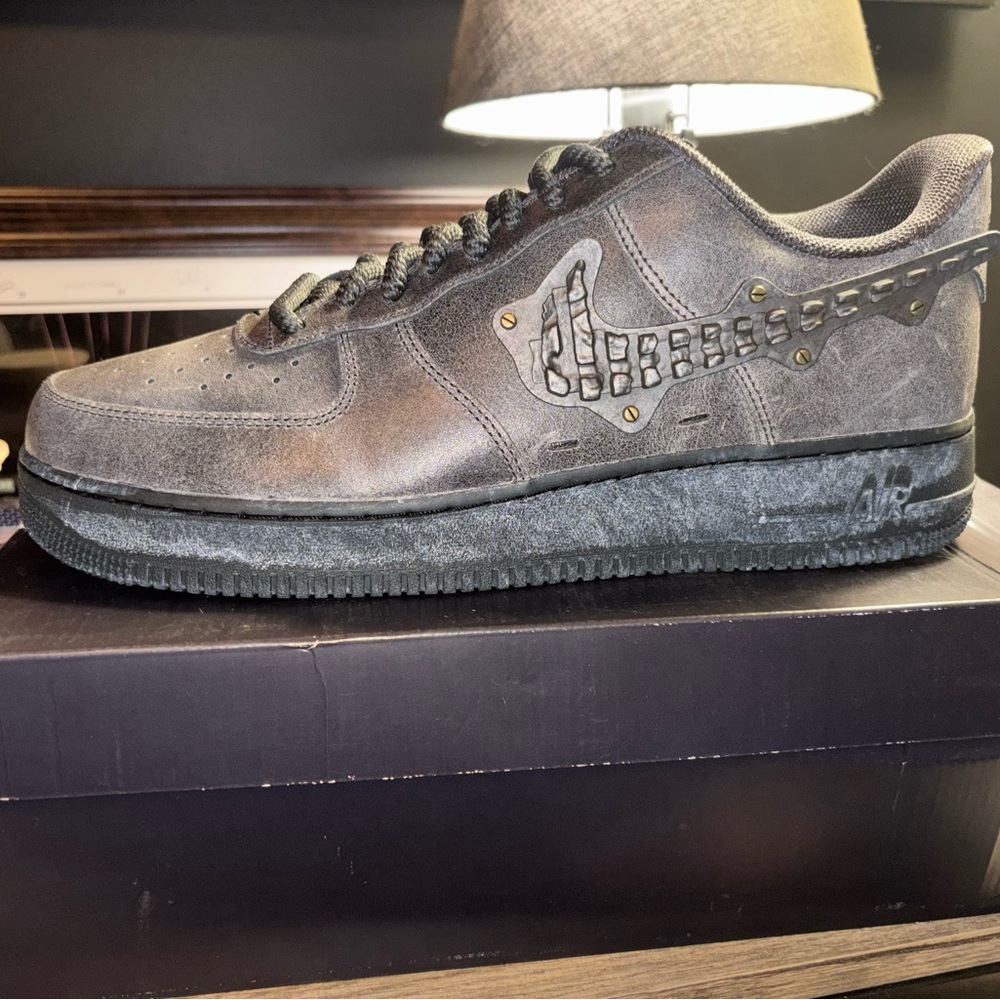 Nike Air Force 1 ‘07 LV8 Anthracite